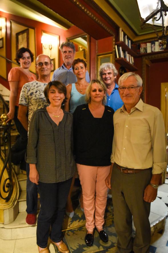 de gauche à droite, premier rang : Delphine Julie, attachée de presse, Catherine Guenneguez, Roger Belot. Au milieu : Bernard Yves, Sonia Schaeffer et Patrick Viveret. En haut : Camille Dorival et Patrick Gobert. Photo Catherine Cros -