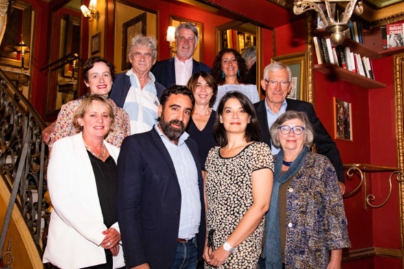 Le Jury 2019 fidèle au Procope et à son célèbre escalier !