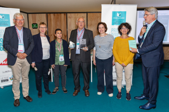 Nouvelle photo de famille pour la même légende que la catégorie " Experts " !!! Avec Hugues Sibille dans le rôle du lauréat mais sans Bastien retenu pour des raisons professionnelles !!! Photo Jacques Martin