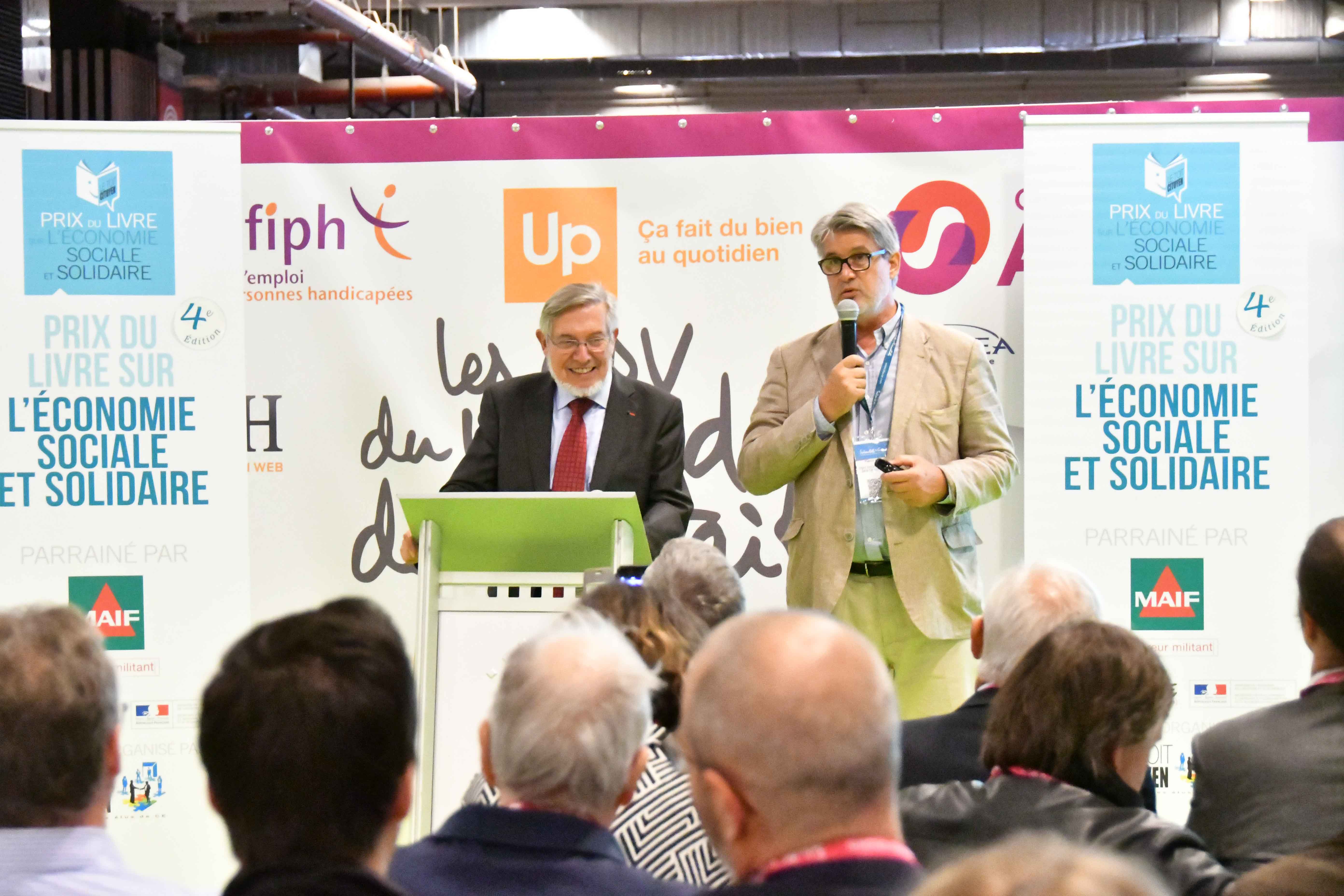 Patrick Gobert a remercié Jean Auroux pour sa disponibilité et surtout la force tranquille de ses propos - Photo Catherine Cros. Patrick Gobert a remercié Jean Auroux pour sa disponibilité et surtout la force tranquille de ses propos - Photo Catherine Cros.