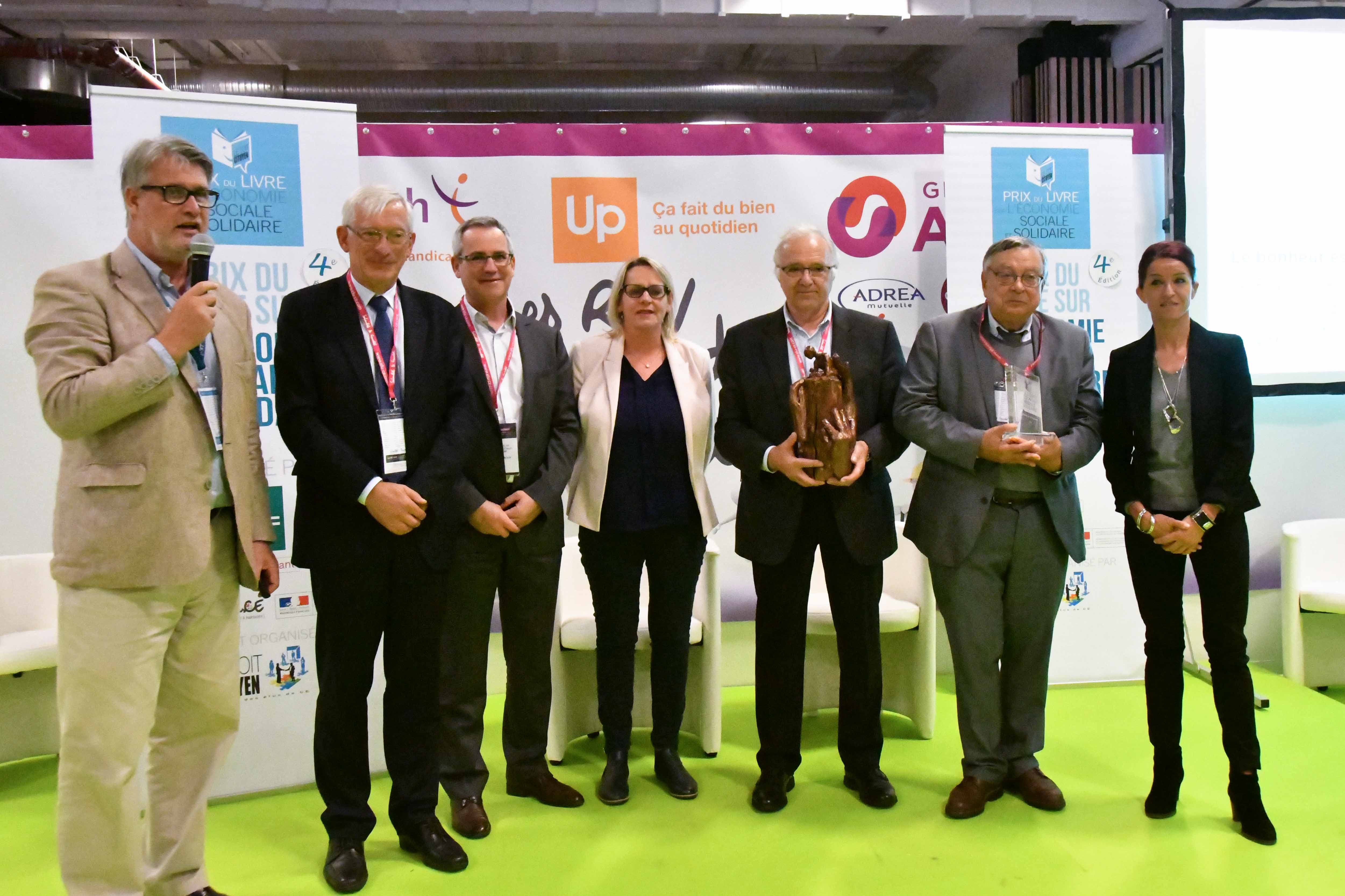 Photo de groupe réalisée par Catherine Cros, la photographe attitrée du Toit Citoyen. Photo de groupe réalisée par Catherine Cros, la photographe attitrée du Toit Citoyen.
