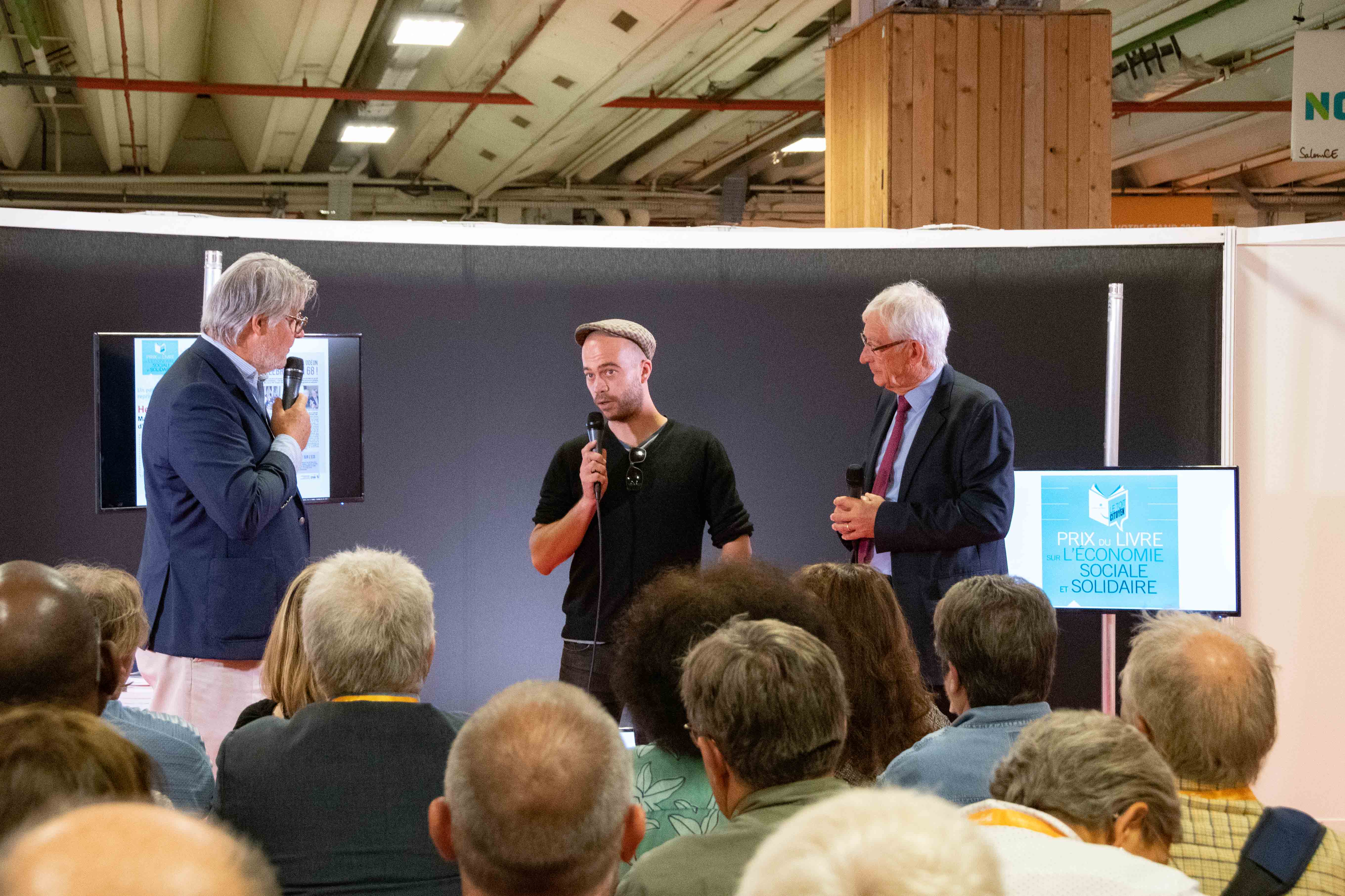 Coup de projecteur sur Simon Muller, maître-verrier, fondateur d'Arcam Glass ! Coup de projecteur sur Simon Muller, maître-verrier, fondateur d'Arcam Glass !