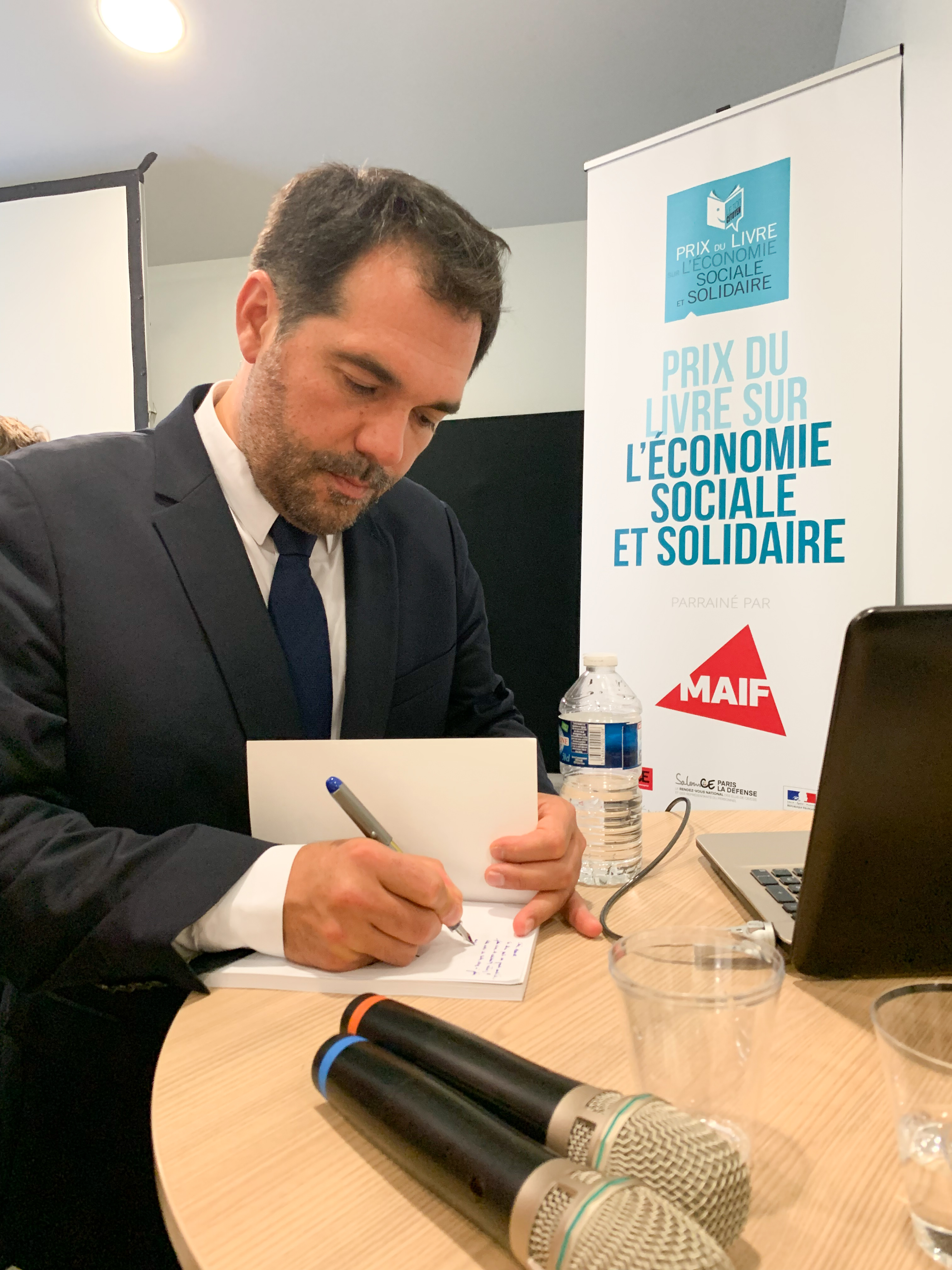 Stéphane Junique, également vice-président du Groupe VYV et vice-président de la Fédération nationale de la Mutualité française signe un livre avec toute la simplicité et la chaleur humaine qui le caractérise... Photo Catherine Cros Stéphane Junique, également vice-président du Groupe VYV et vice-président de la Fédération nationale de la Mutualité française signe un livre avec toute la simplicité et la chaleur humaine qui le caractérise... Photo Catherine Cros