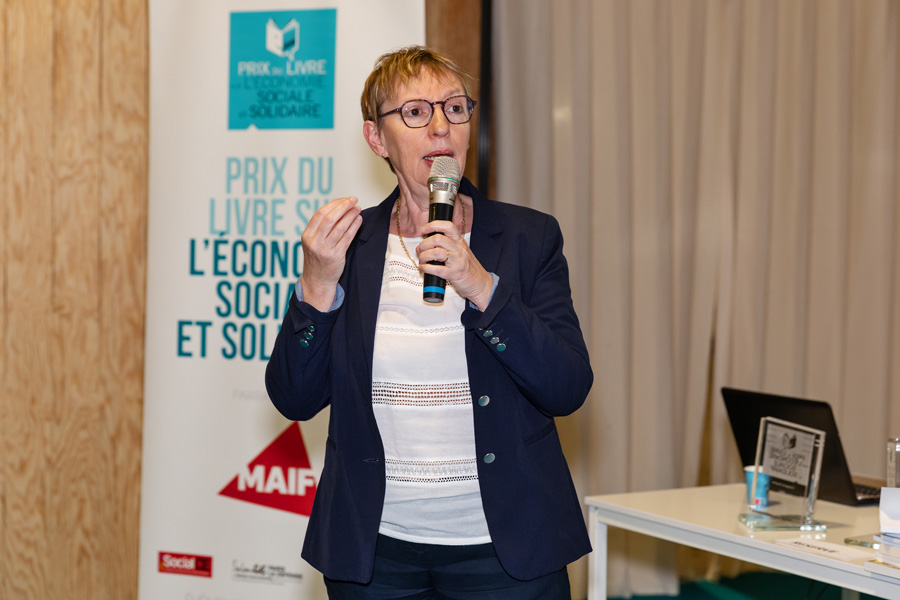 Annick Valette, vice-présidente de la MAIF a, quant à elle, fait le point sur l'entreprise à mission qu'est devenue la mutuelle historique des instituteurs…et elle a confirmé qu'elle serait aux côtés du Toit Citoyen pour les 10 ans du Prix en 2023 ! - Photo Jacques Martin Annick Valette, vice-présidente de la MAIF a, quant à elle, fait le point sur l'entreprise à mission qu'est devenue la mutuelle historique des instituteurs…et elle a confirmé qu'elle serait aux côtés du Toit Citoyen pour les 10 ans du Prix en 2023 ! - Photo Jacques Martin