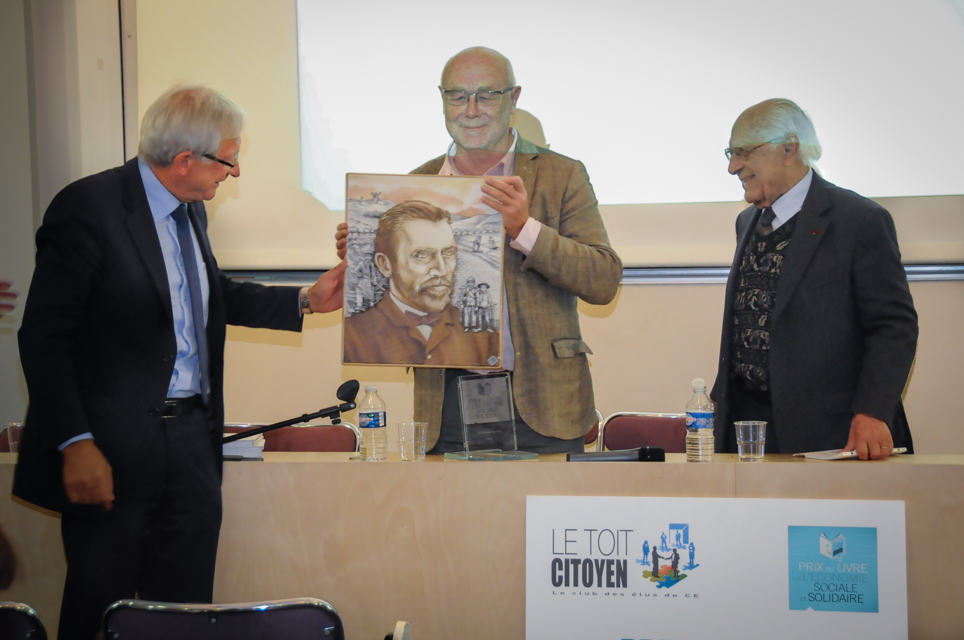 " La Nouvelle Alternative ? " de Philippe Frémeaux aux éditions des Petits Matins, prix spécial du Jury ESS 2014 - Photo : Catherine Cros " La Nouvelle Alternative ? " de Philippe Frémeaux aux éditions des Petits Matins, prix spécial du Jury ESS 2014 - Photo : Catherine Cros