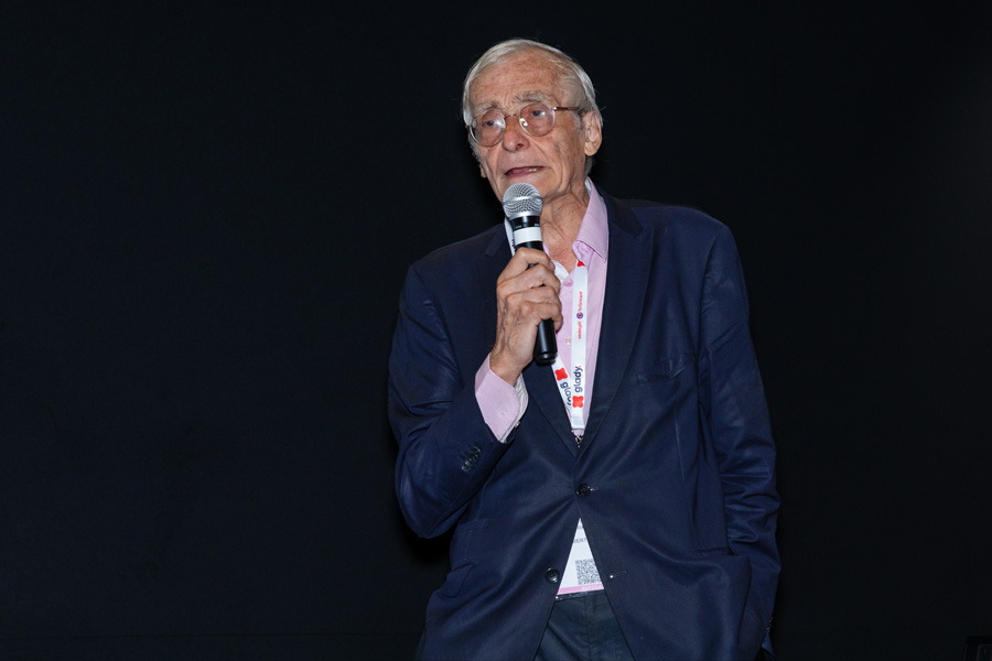 Robert Boyer honoré de ce prix qui récompense son parcours - photo Jacques Martin -