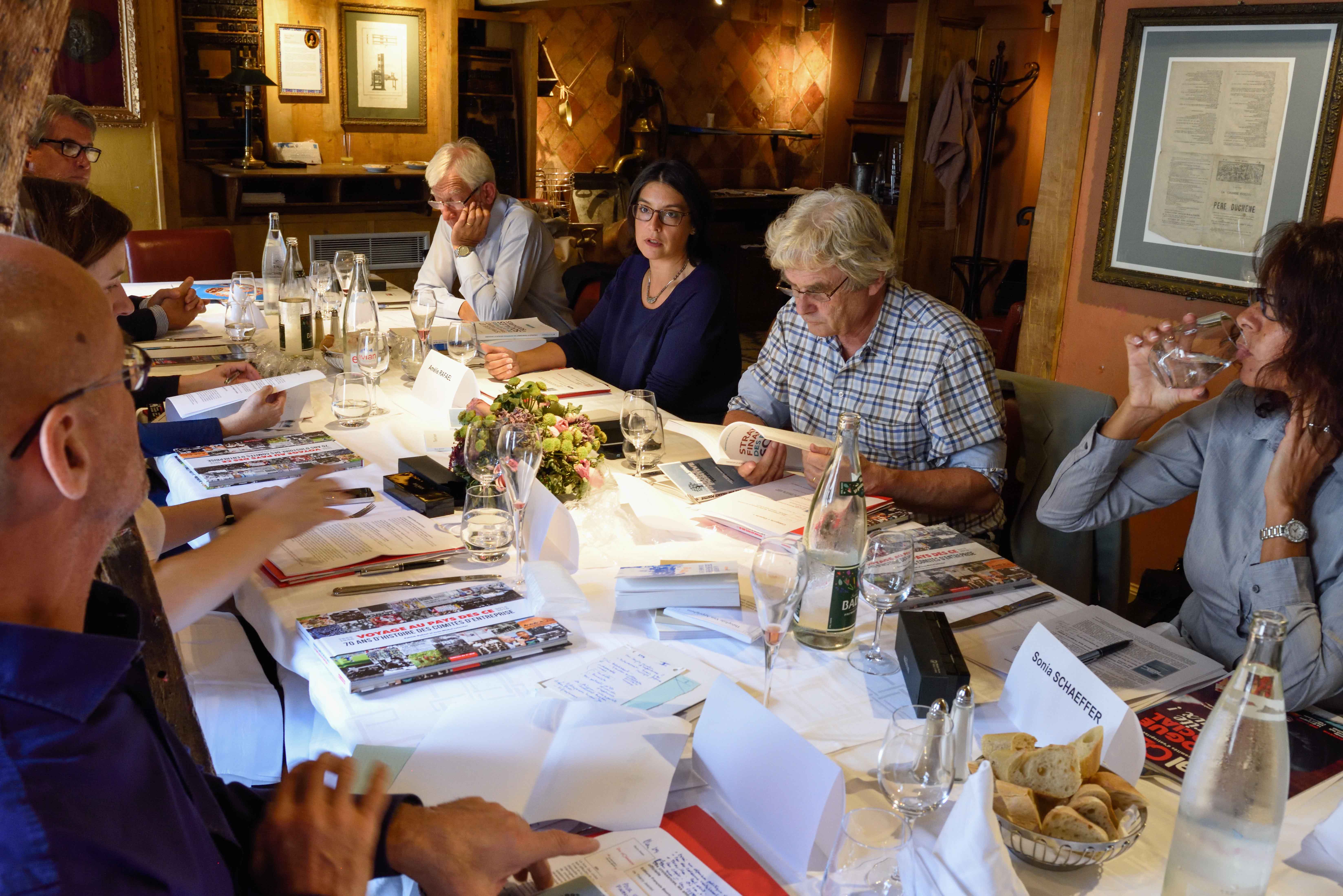 Deux livres récompensés après des débats pertinents et objectifs - photo : Catherine Cros Deux livres récompensés après des débats pertinents et objectifs - photo : Catherine Cros