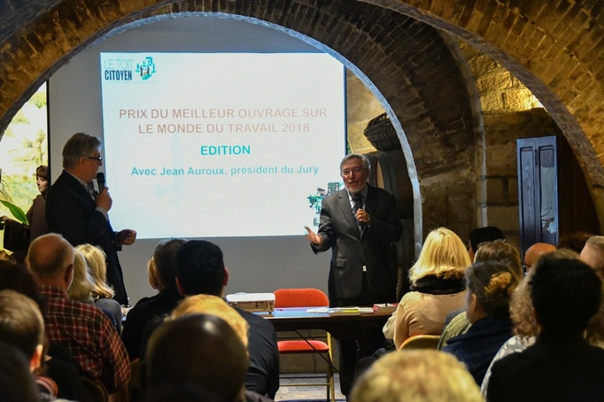 Jean Auroux a exprimé son plaisir a présider le jury depuis la création du Prix devant de nombreux participants - Photo Catherine Cros - Jean Auroux a exprimé son plaisir a présider le jury depuis la création du Prix devant de nombreux participants - Photo Catherine Cros -