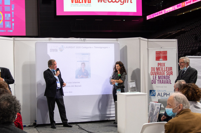 Pierre Ferracci a salué le choix du Jury qui a choisi pour la catégorie « Témoignages » l'ouvrage de Sabrina Ali Benali, un  livre bouleversant « La révolte d’une interne » (Edition du Cherche Midi) - Photo Catherine Cros ' Pierre Ferracci a salué le choix du Jury qui a choisi pour la catégorie « Témoignages » l'ouvrage de Sabrina Ali Benali, un  livre bouleversant « La révolte d’une interne » (Edition du Cherche Midi) - Photo Catherine Cros '