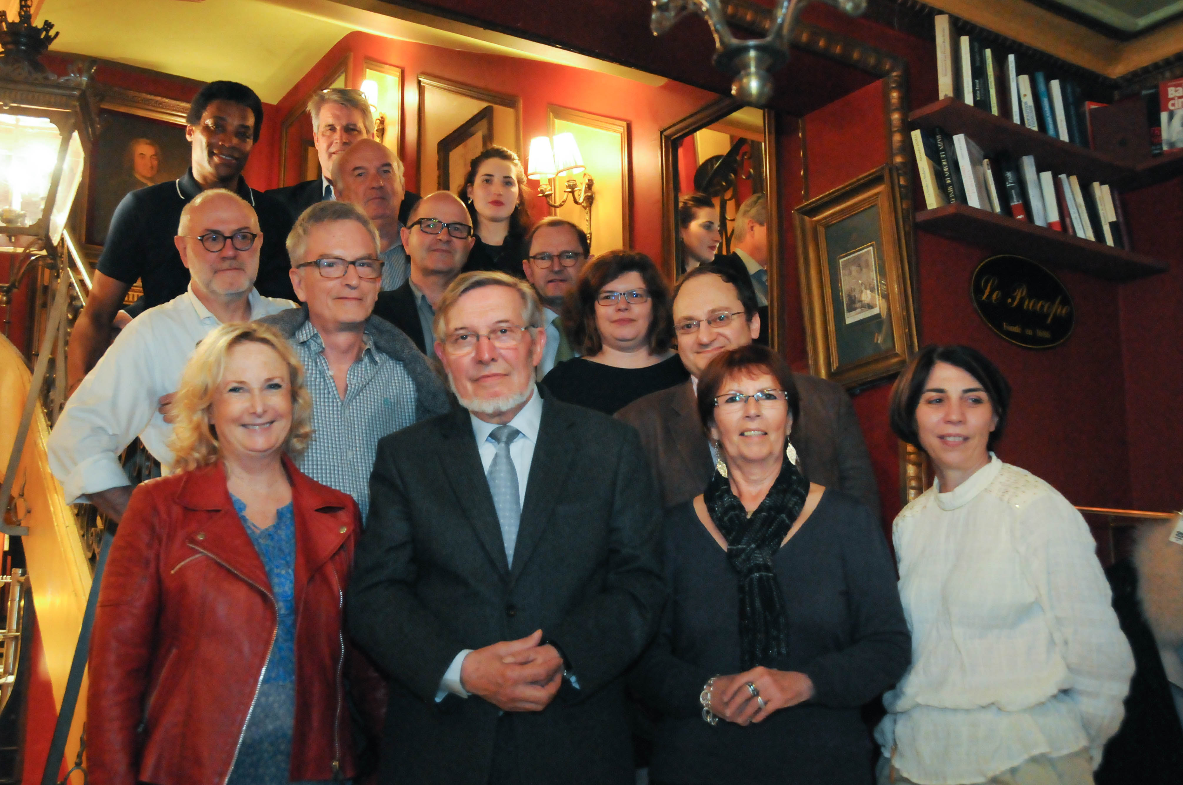 Derrière Jean Auroux, Violaine Touet de CE IB Cegos dont c'était la première participation en tant que jurée - Photo Catherine Cros Derrière Jean Auroux, Violaine Touet de CE IB Cegos dont c'était la première participation en tant que jurée - Photo Catherine Cros