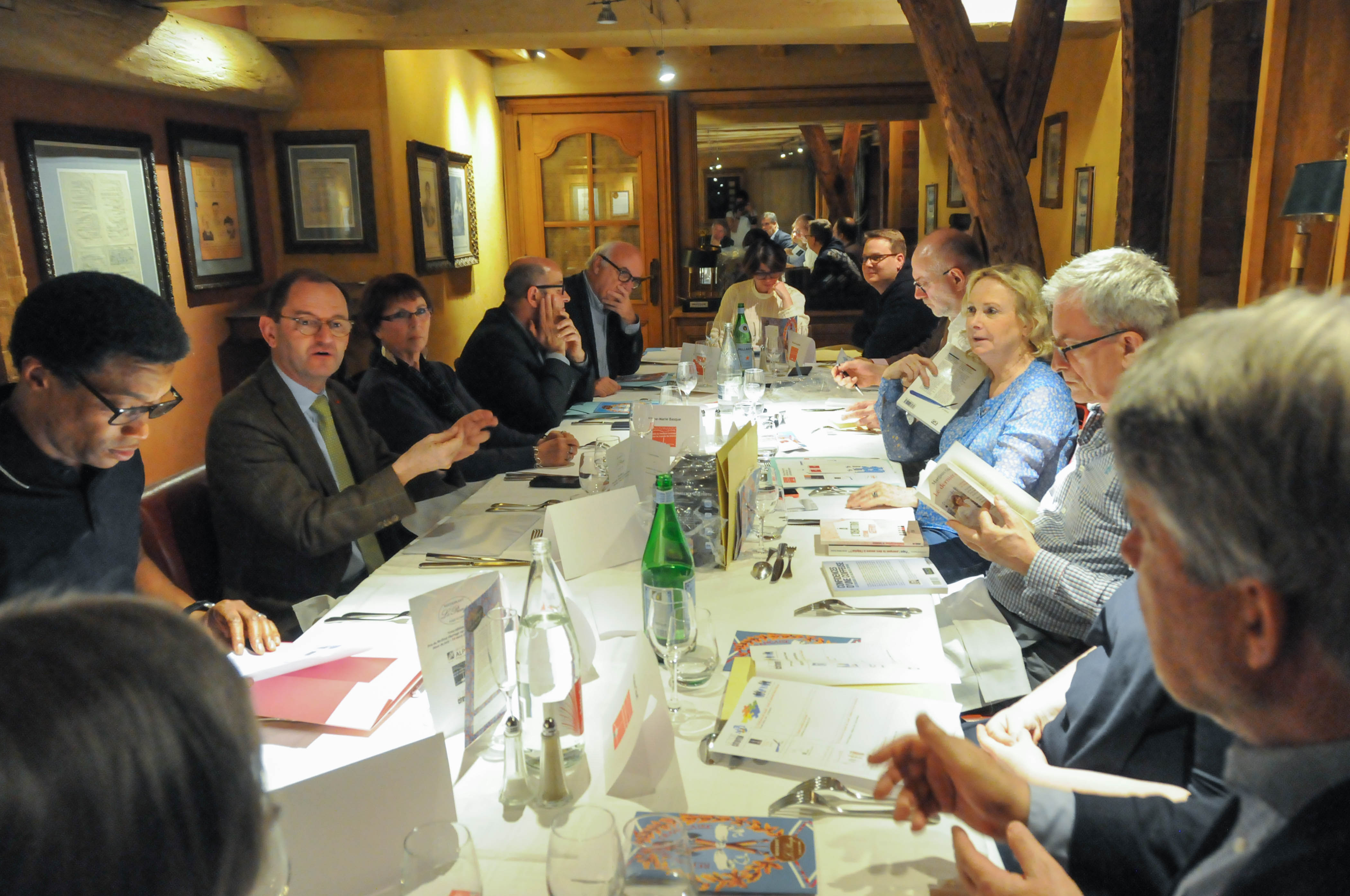 Bernard Vivier, fidèle à son habitude, argumente avec bienveillance - Photo Catherine Cros