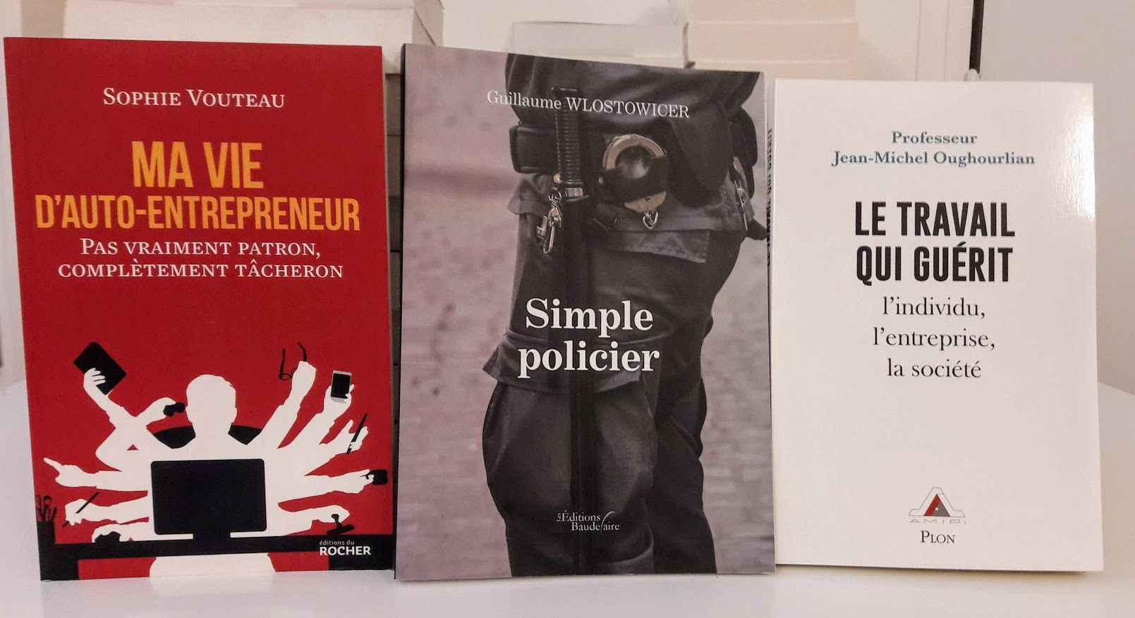 Les 3 livres sélectionnés pour la catégorie " Témoignages " - Photo : Agence Relations Presse.