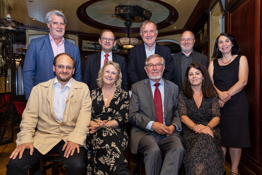 De gauche droite : Olivier Khatchikhian, Marie Pezé, Jean Auroux, Isabelle Moreau. Debout de droite à gauche : Delphine Julie (RP), Philippe Besson, Pierre Ferracci,, Bernard Vivier et Patrick Gobert. Excusé : Patrick Guilbault - Photo : Jacques Martin -