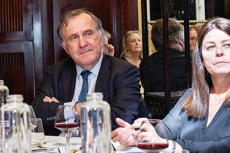 Pierre Ferracci, parrain du Prix et Isabelle Moreau très attentifs aux débats - Photo J.Martin