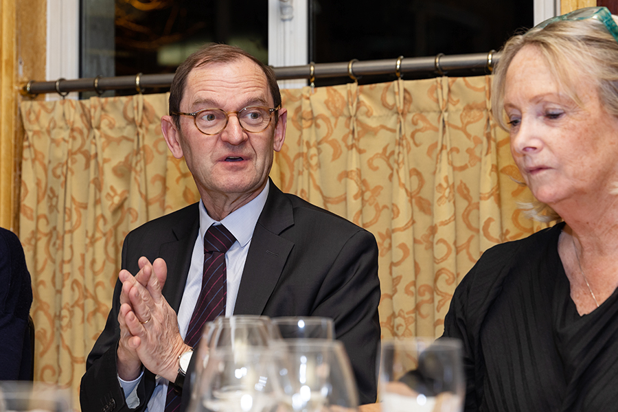 Bernard Vivier et Marie Pezé ont ouvert les tours de vote - Photo J.Martin