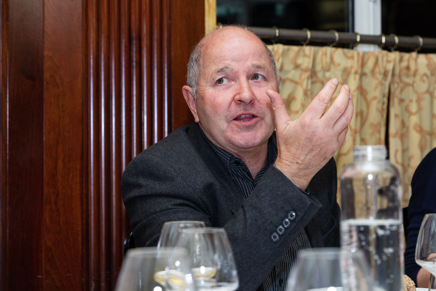 Philippe Besson, administrateur de Sodexo, représentant des salariés. Patrick Gobert avait rendu hommage à Pierre Bellon en introduction - Photo J.Martin