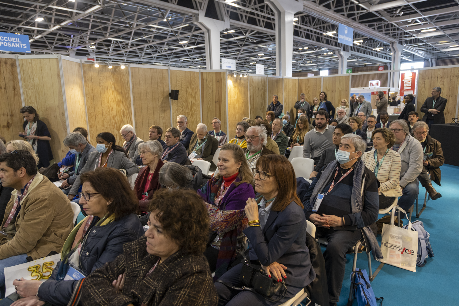 Plus de monde que dans toutes les autres conférences de SalonsCE !