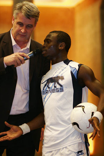 ' Foot et Société ' au Toit Citoyen en présence de Dominique Rocheteau, Didier Roustan, Iya Traoré... ' Foot et Société ' au Toit Citoyen en présence de Dominique Rocheteau, Didier Roustan, Iya Traoré...