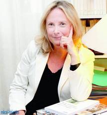 Marie Pezé, psychanalyste, expert en Psychopathie du Travail auprès de la Cour d’Appel de Versailles et responsable depuis 1997 de la première consultation « Souffrance au travail » à l’Hôpital de Nanterre