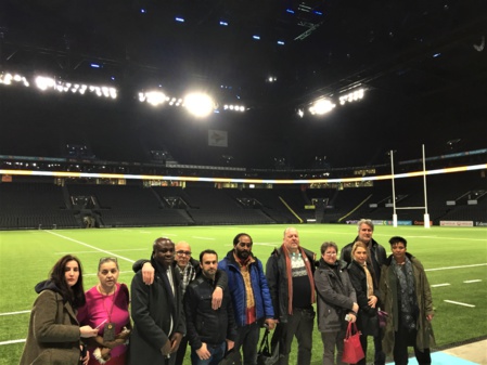 Un des 3 groupes invités par le Toit Citoyen pour découvrir l'antre des exploits sportifs de demain, la U Arena.... Un des 3 groupes invités par le Toit Citoyen pour découvrir l'antre des exploits sportifs de demain, la U Arena....