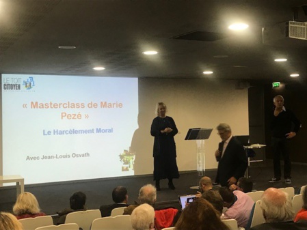 Beaucoup de participants à la " Masterclass " de Marie Pezé le 17 octobre au Pavillon de l'Eau ! Beaucoup de participants à la " Masterclass " de Marie Pezé le 17 octobre au Pavillon de l'Eau !